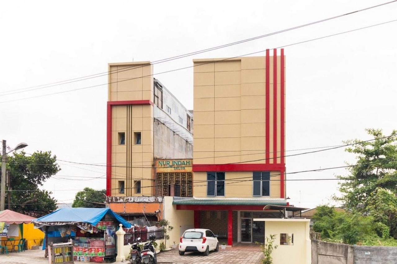 Reddoorz Plus @ Jalan Gatot Subroto Medan Sunggal Εξωτερικό φωτογραφία