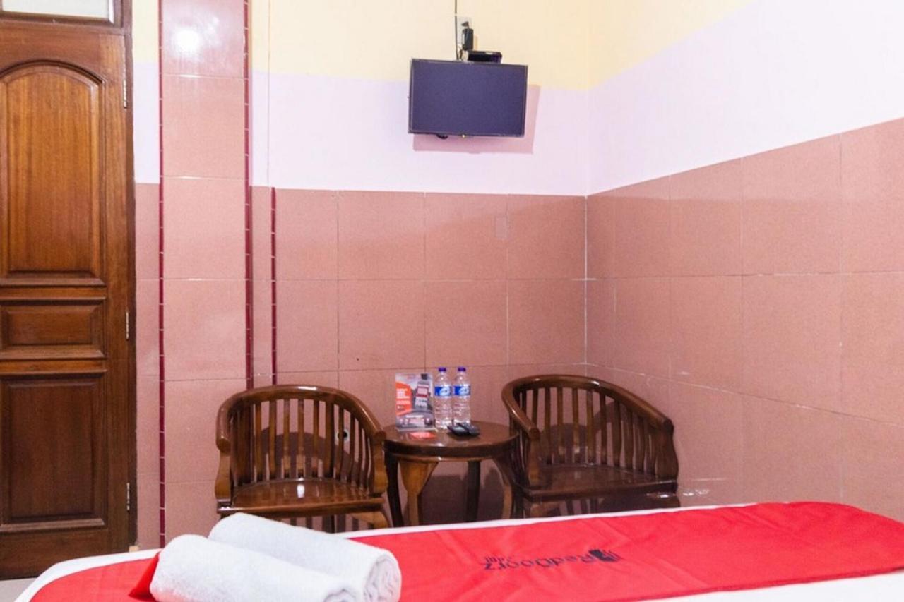 Reddoorz Plus @ Jalan Gatot Subroto Medan Sunggal Εξωτερικό φωτογραφία
