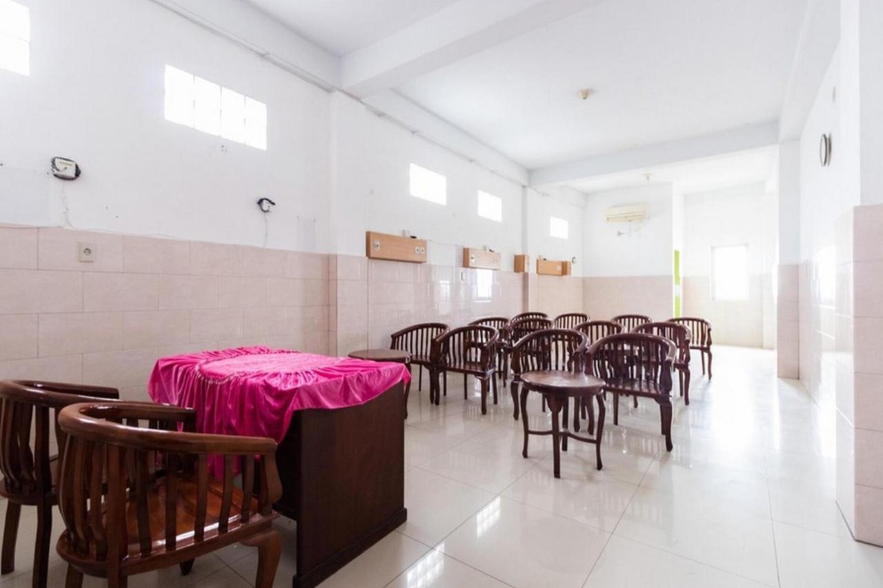 Reddoorz Plus @ Jalan Gatot Subroto Medan Sunggal Εξωτερικό φωτογραφία