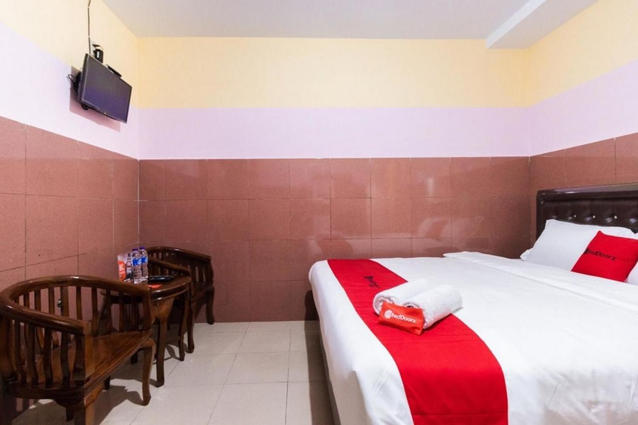 Reddoorz Plus @ Jalan Gatot Subroto Medan Sunggal Εξωτερικό φωτογραφία