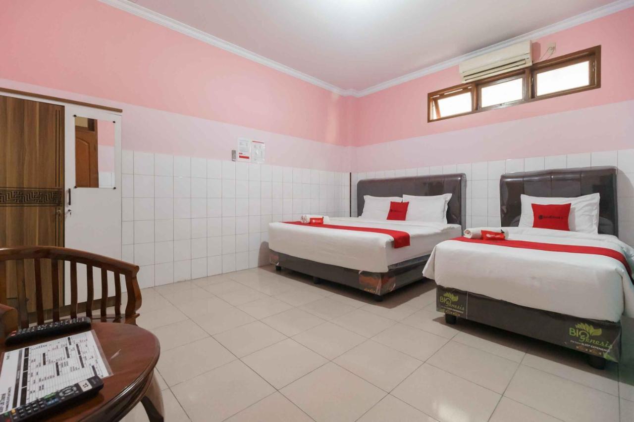 Reddoorz Plus @ Jalan Gatot Subroto Medan Sunggal Εξωτερικό φωτογραφία